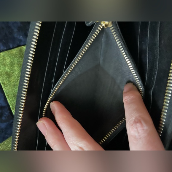 PRADA COA Nappa Gaufre Black Leather Roughed Clutch/Wallet - Picture 6 of 15